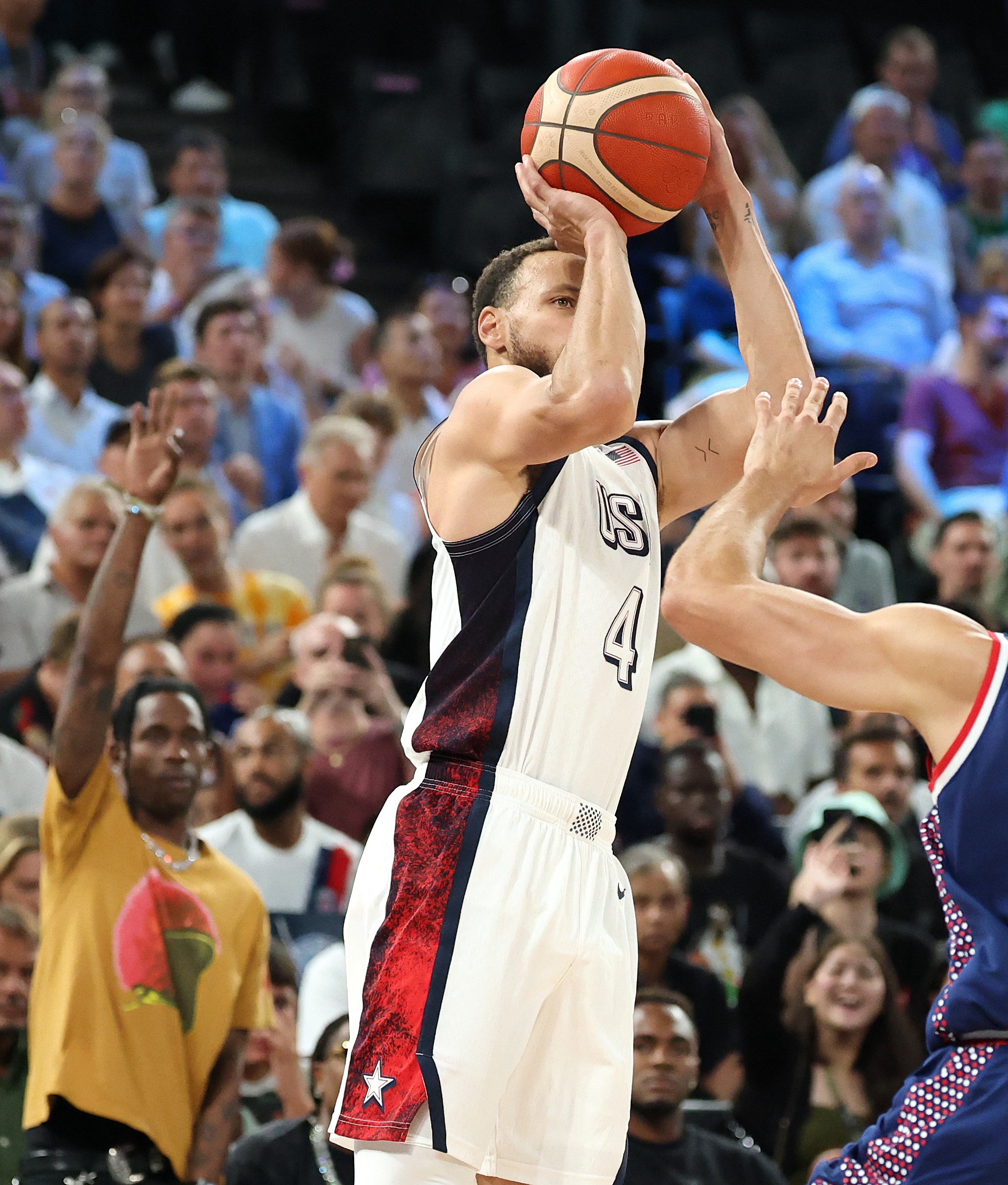 美国力克塞维利亚,德布劳内统治全场 美国力克塞维利亚,德布劳内统治全场