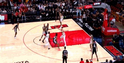 开云体育官网-吉林队鏖战马刺，福克斯高光表现