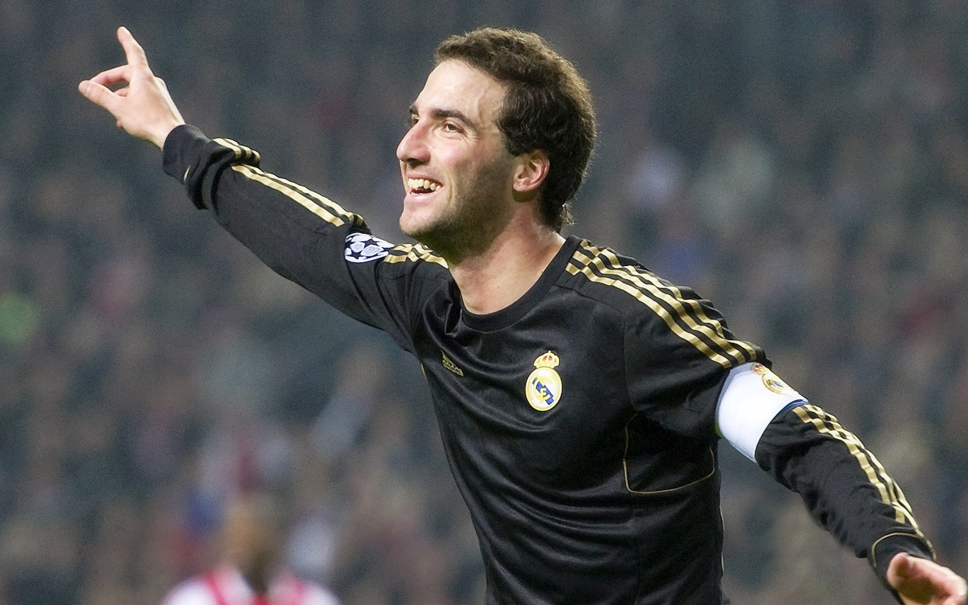 北欧猛兽引爆绿茵乐章,那不勒斯死亡三重奏险擒枪手