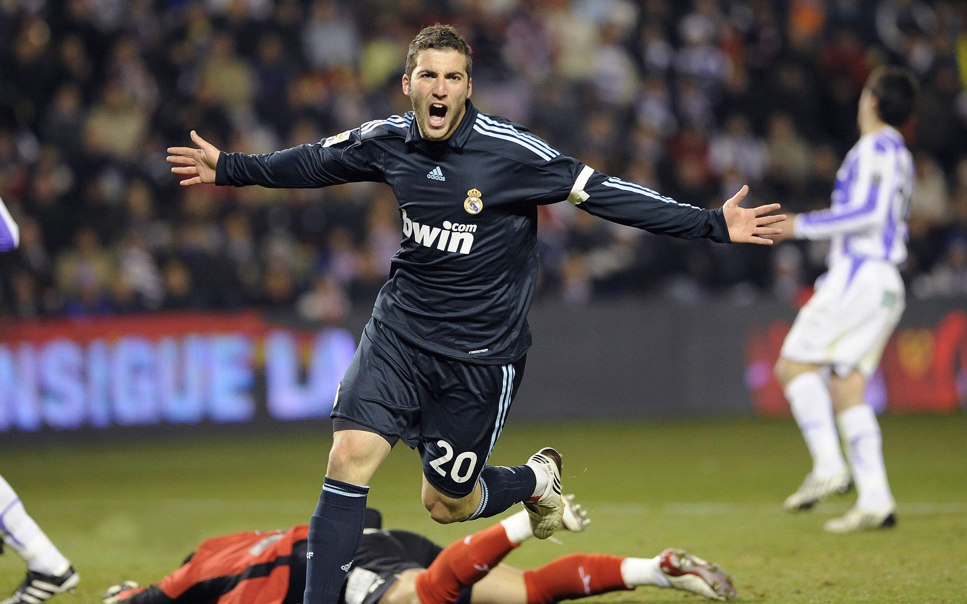 开云sport-大西洋的误会，当美国队遇见马德里竞技，奥斯梅恩在夹缝中闪耀